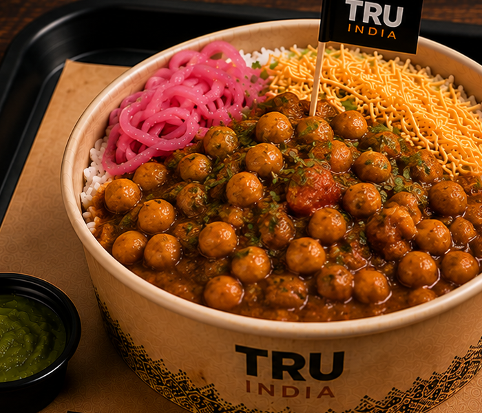 A vibrant TRU India bowl made with Punjabi chana